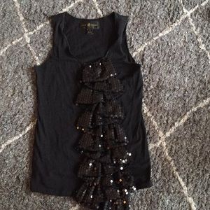 Sleeveless shirt